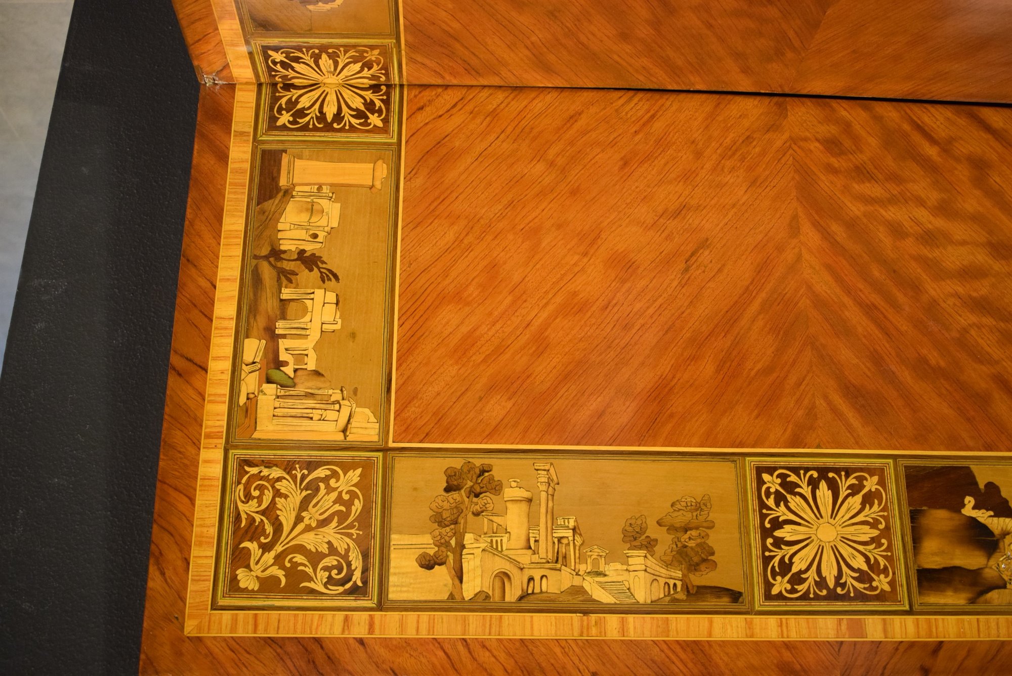 Magnifico tavolo da gioco Luigi XVI°